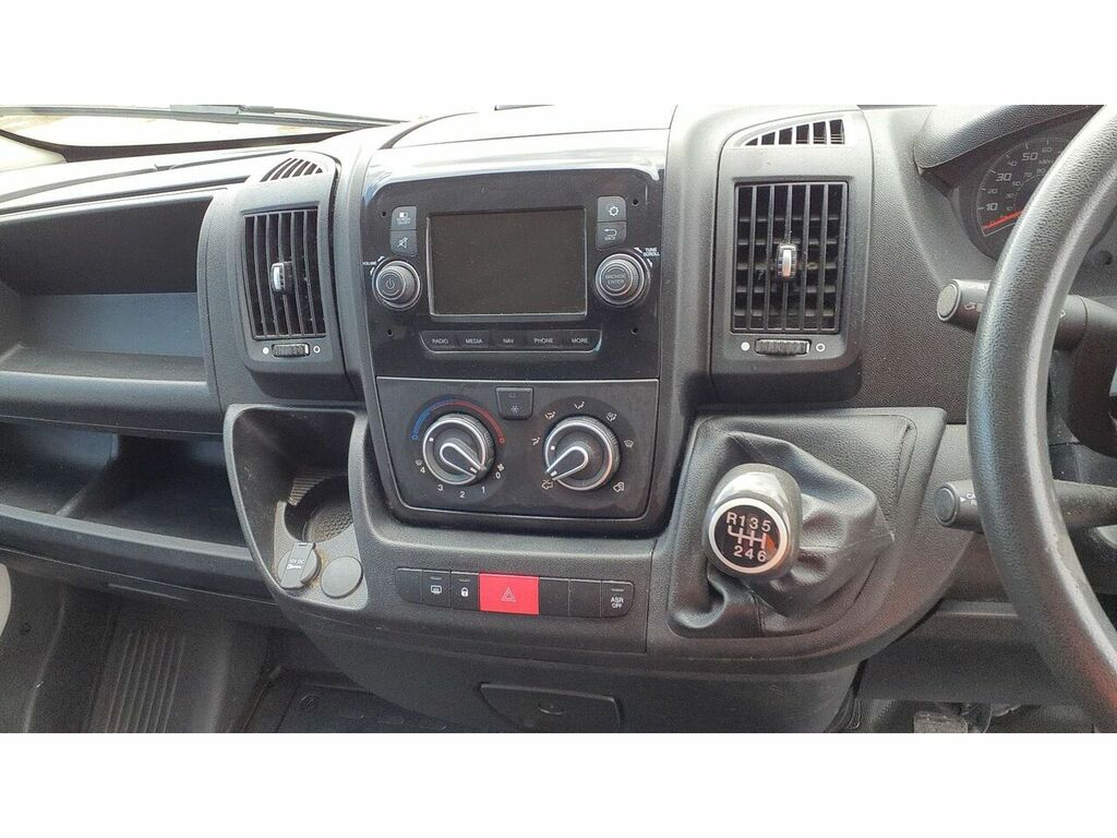 Citroen Relay Bluehdi 35 Enterprise FY20FFZ White #4