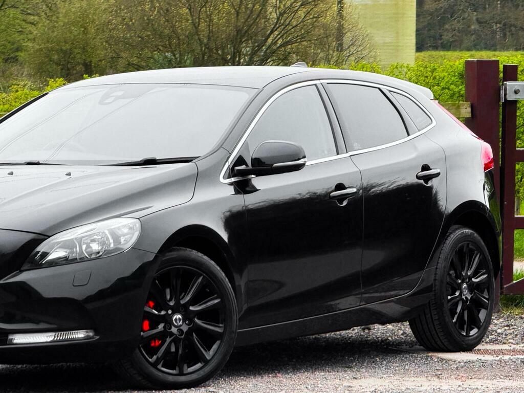 Volvo V40 Hatchback Black #21