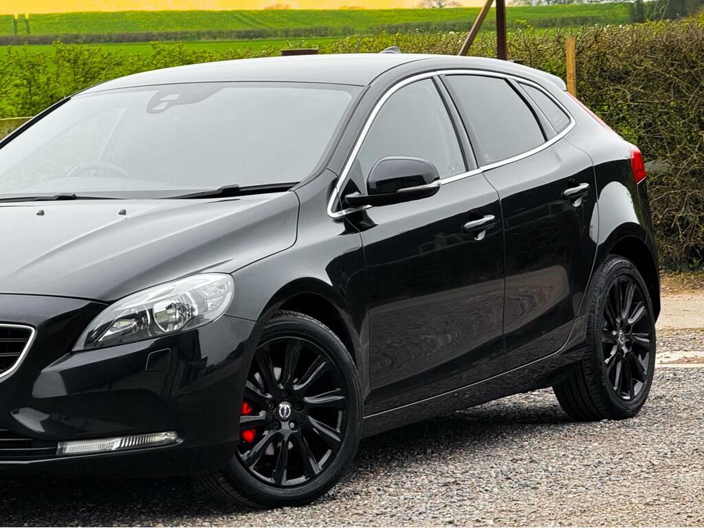 Volvo V40 Hatchback Black #10