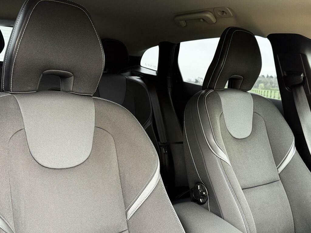 Volvo V40 Hatchback Black #31