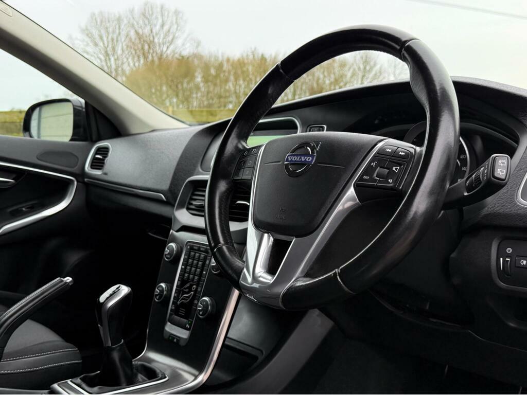 Volvo V40 Hatchback Black #29