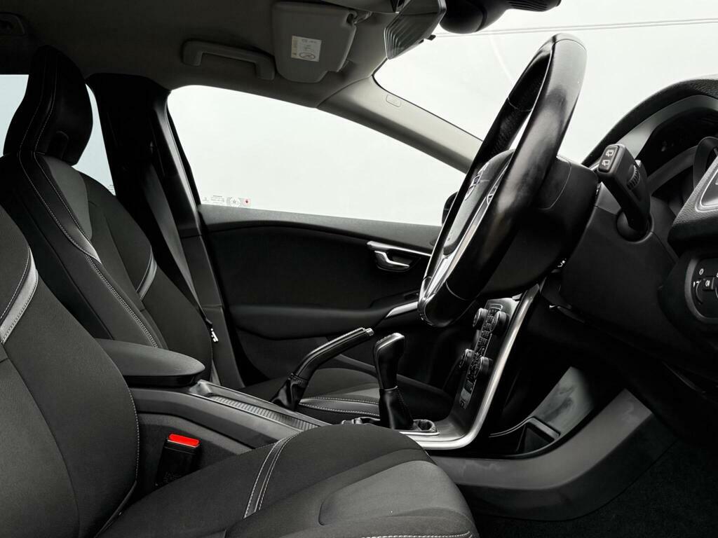 Volvo V40 Hatchback Black #30