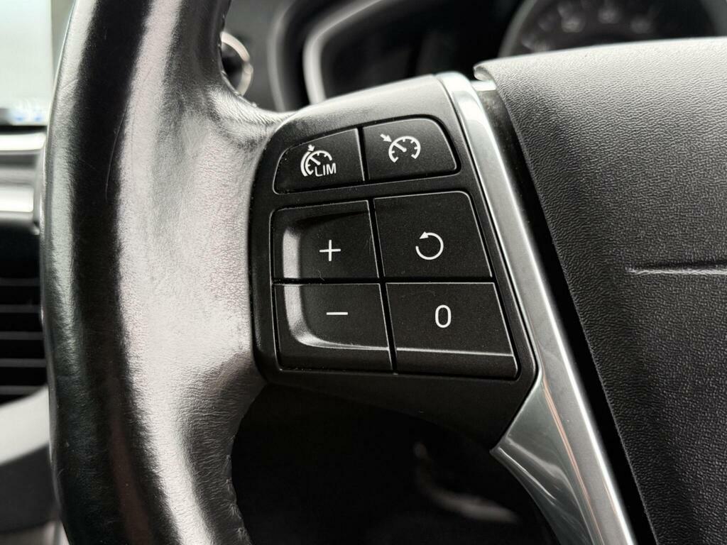 Volvo V40 Hatchback Black #52
