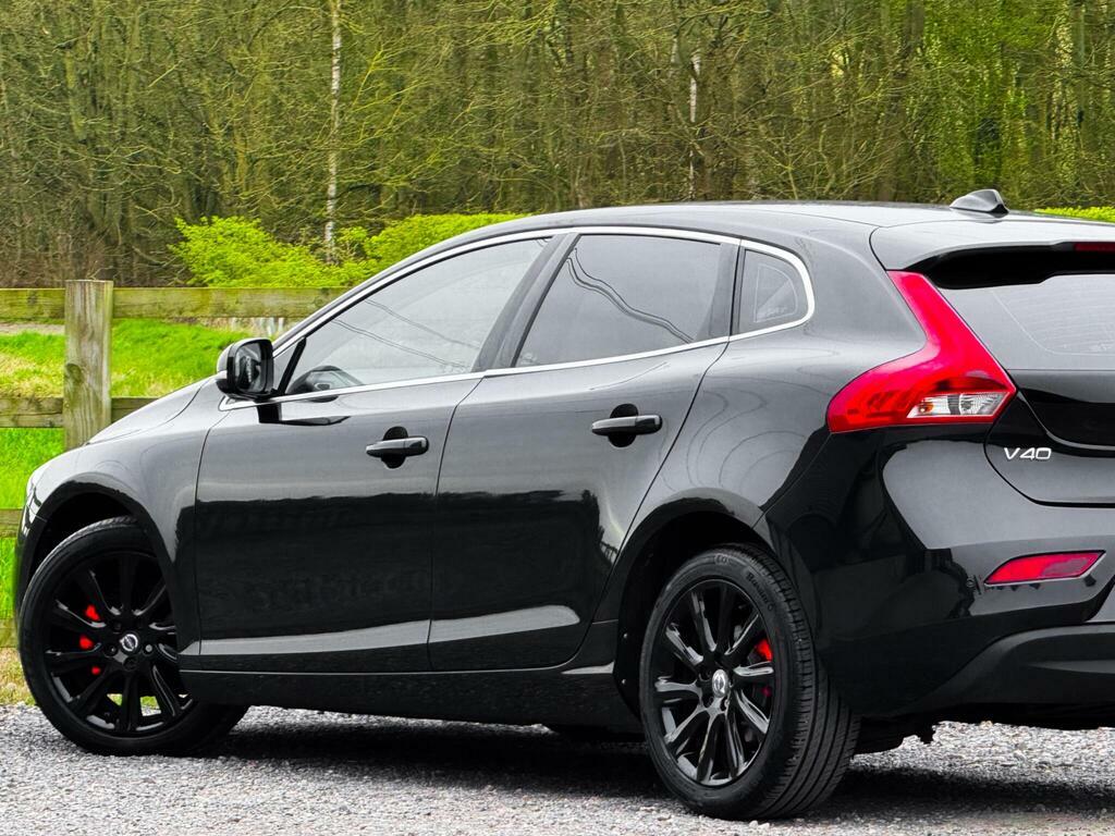 Volvo V40 Hatchback Black #12