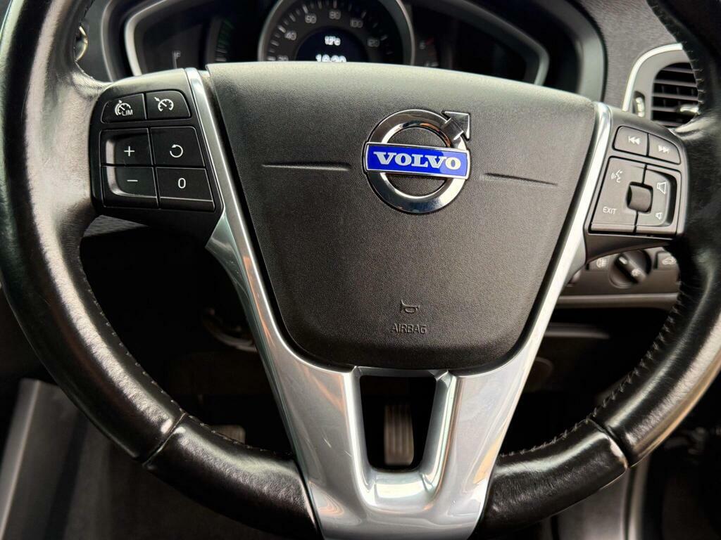 Volvo V40 Hatchback Black #39