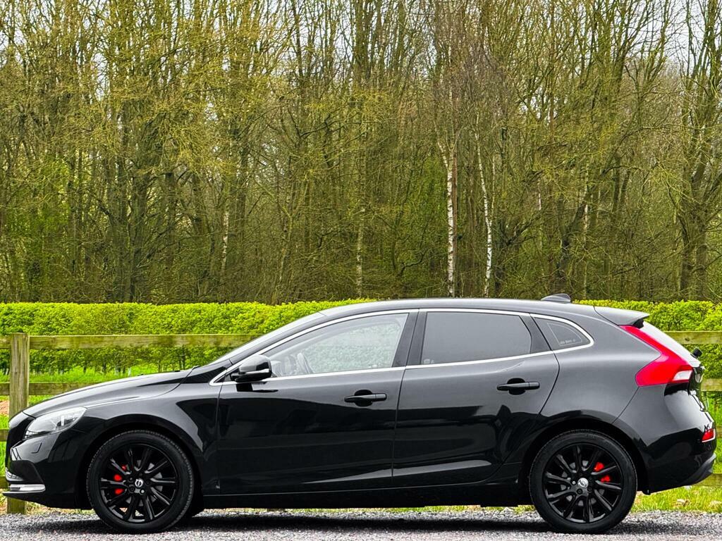 Volvo V40 1.6 D2 Se Nav Euro 5 S S Black #2