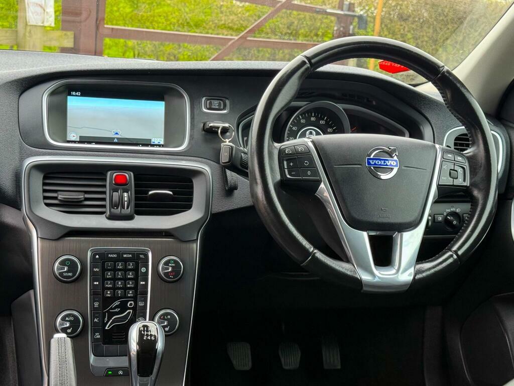 Volvo V40 Hatchback Black #40