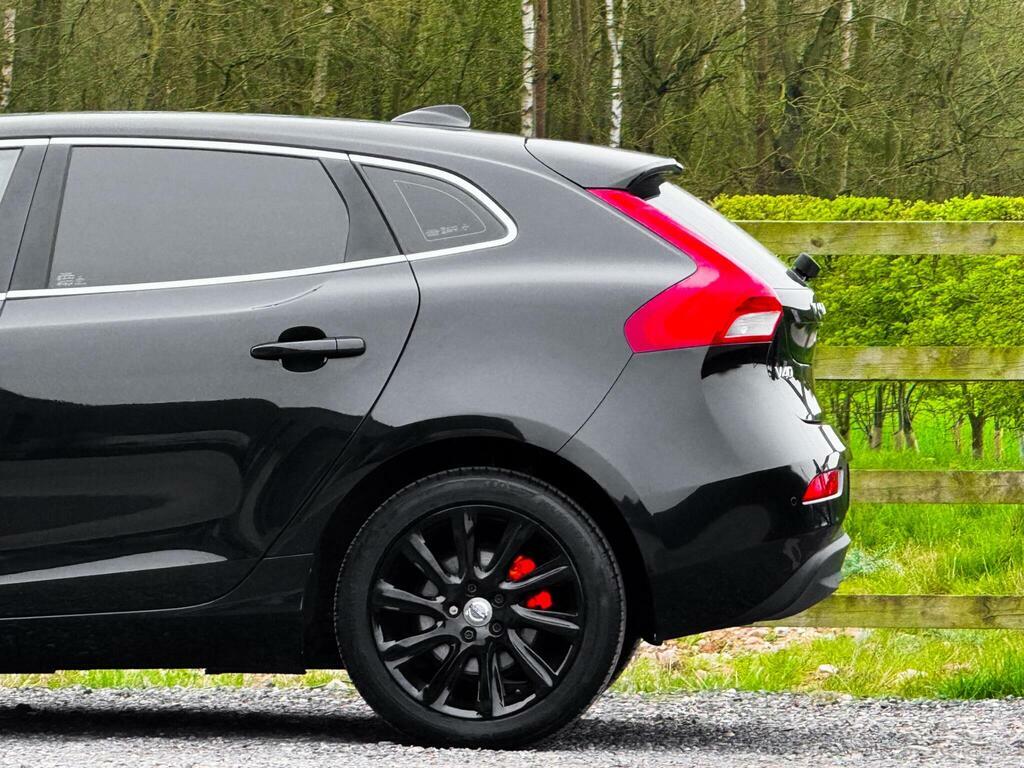 Volvo V40 Hatchback Black #14