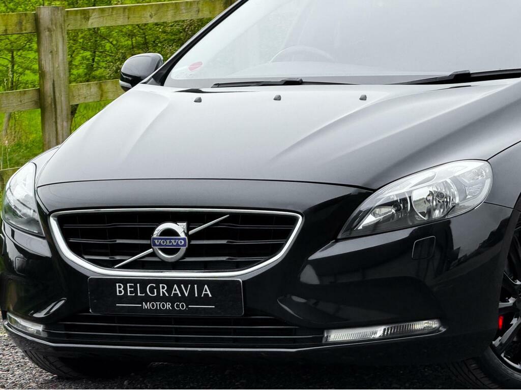 Volvo V40 Hatchback Black #16