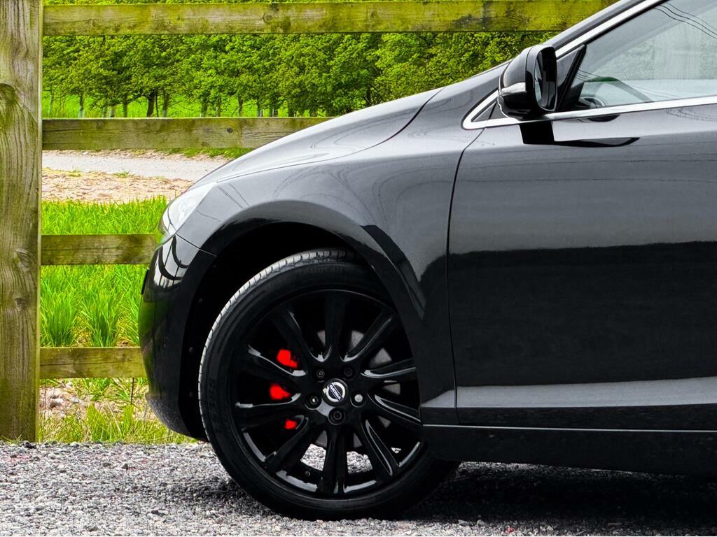 Volvo V40 Hatchback Black #19