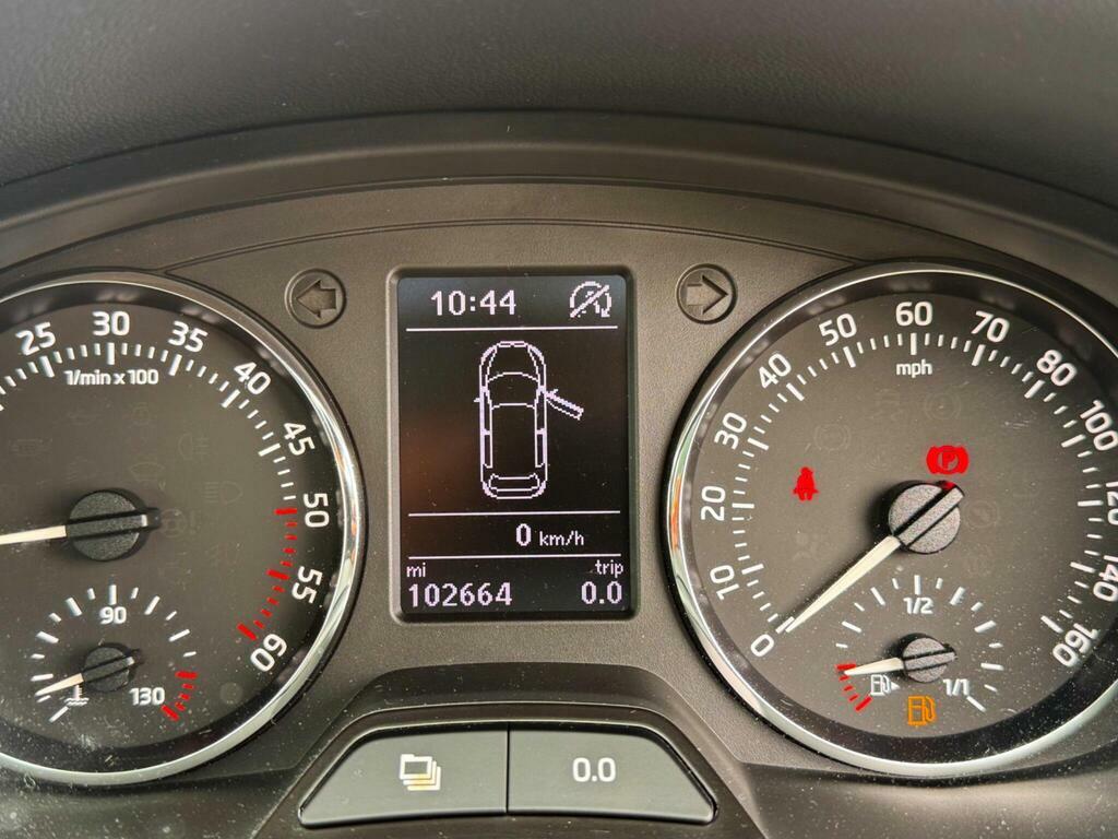 Skoda Rapid Spaceback 1.6 Spaceback Se Sport Greentech Tdi Cr 104 Bhp Green #38