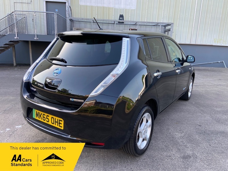 Nissan Leaf 24Kw Acenta With 3.3Kw Charger White #9