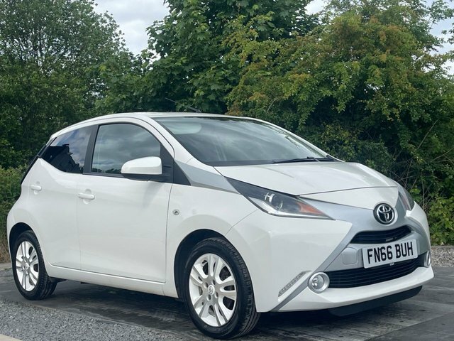 Toyota Aygo 1.0 Vvt-i X-pure Hatchback Euro FN66BUH White #5