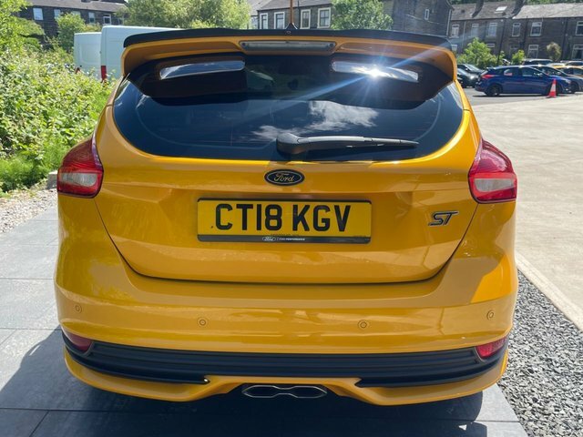 Ford Focus 2.0 Tdci St-3 Hatchback Euro 6 CT18KGV Yellow #4