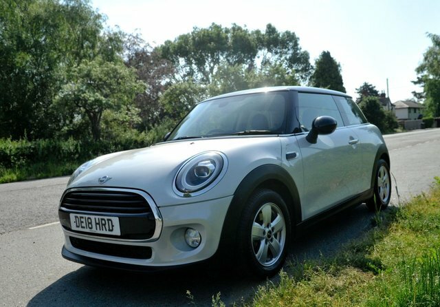 Mini Hatch 2018 1.5 Cooper Hatchback Euro 6 DE18HRD Silver #3