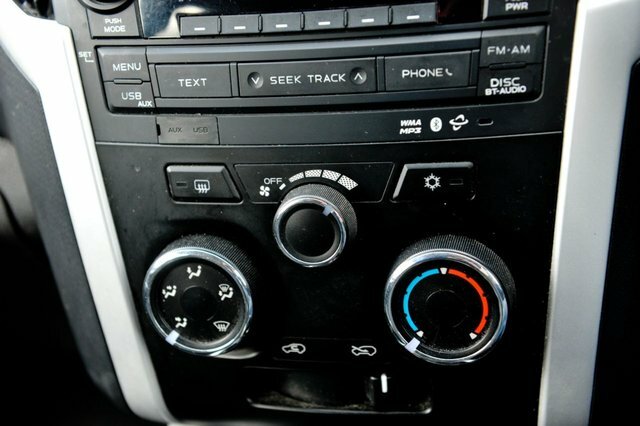 Isuzu D-Max 2.5Td Yukon Double Cab White #26