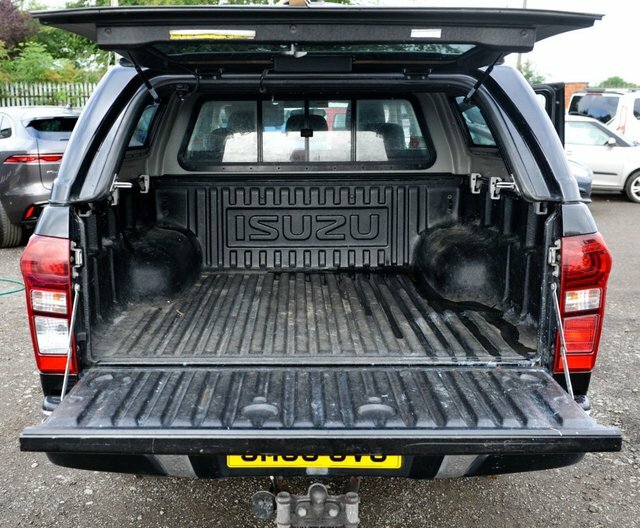 Isuzu D-Max 2.5Td Yukon Double Cab White #17