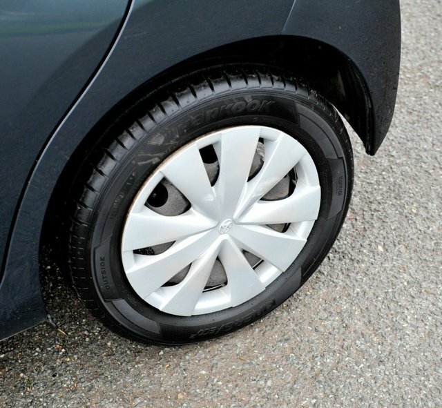 Toyota Aygo 1L Mode Black #25