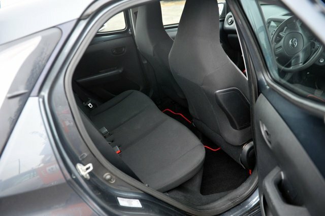 Toyota Aygo 1L Mode Black #10