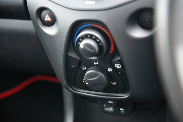Toyota Aygo 1L Mode Black #16