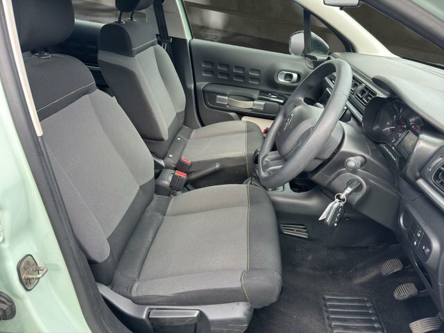 Citroen C3 1.2 Puretech Touch Hatchback Eur YL17YSD Green #2