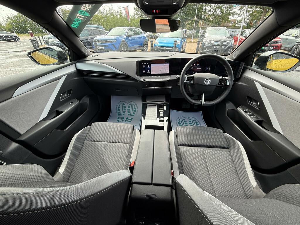 Vauxhall Astra 1.2 Hybrid Griffin Hatchback Hybrid E-d Yellow #2
