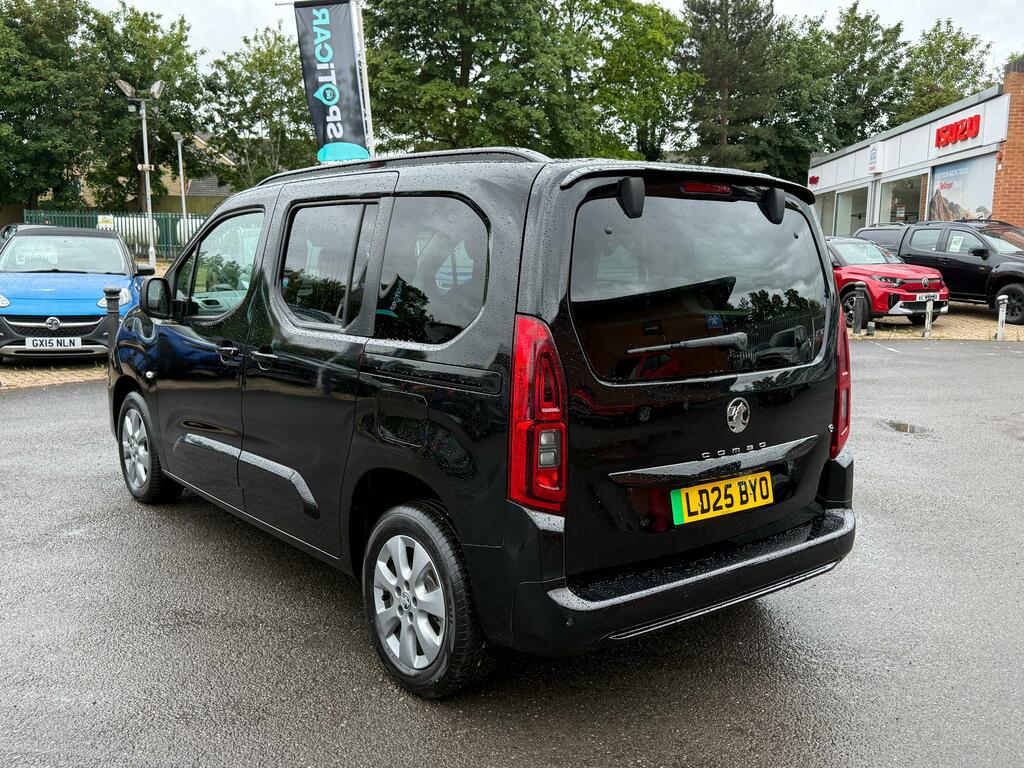 Vauxhall Combo-e Life Mpv Green #10