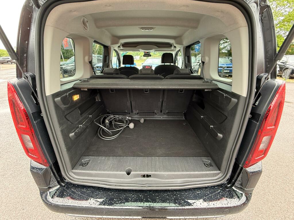 Vauxhall Combo-e Life Mpv Green #15