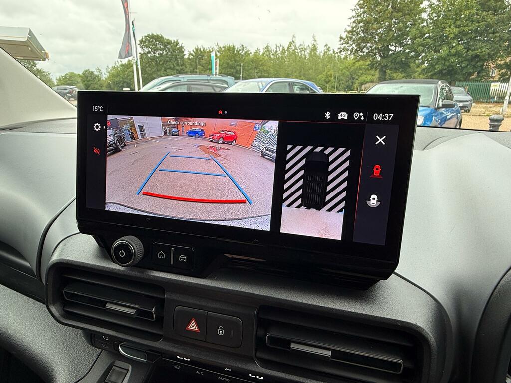 Vauxhall Combo-e Life 52Kwh Ultimate Mpv 7.4Kw Charge Black #3