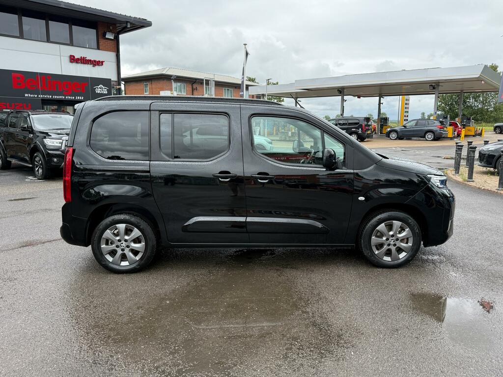 Vauxhall Combo-e Life Mpv Green #17