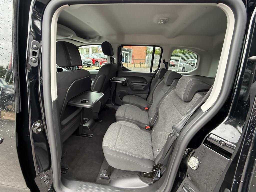 Vauxhall Combo-e Life Mpv Green #9