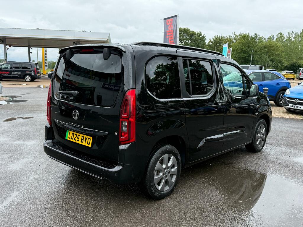 Vauxhall Combo-e Life Mpv Green #16