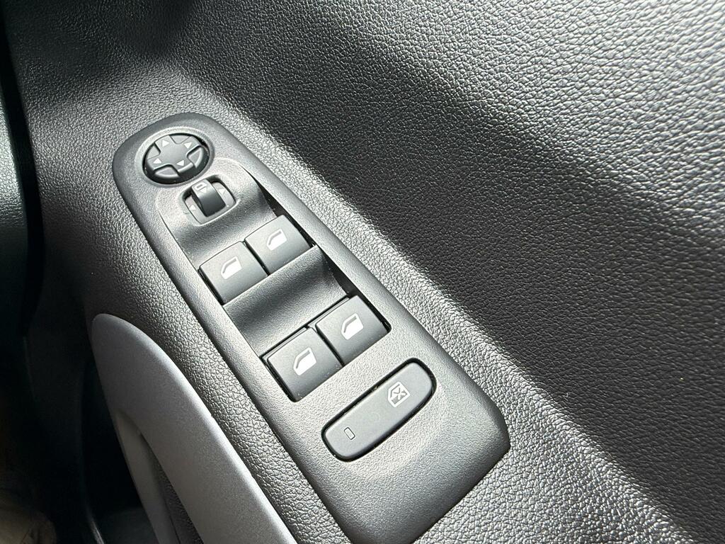 Vauxhall Combo-e Life Mpv Green #26