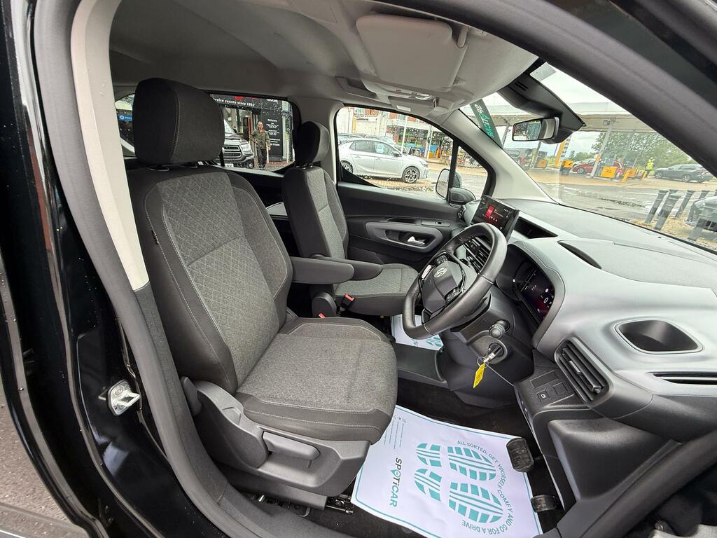 Vauxhall Combo-e Life Mpv Green #21