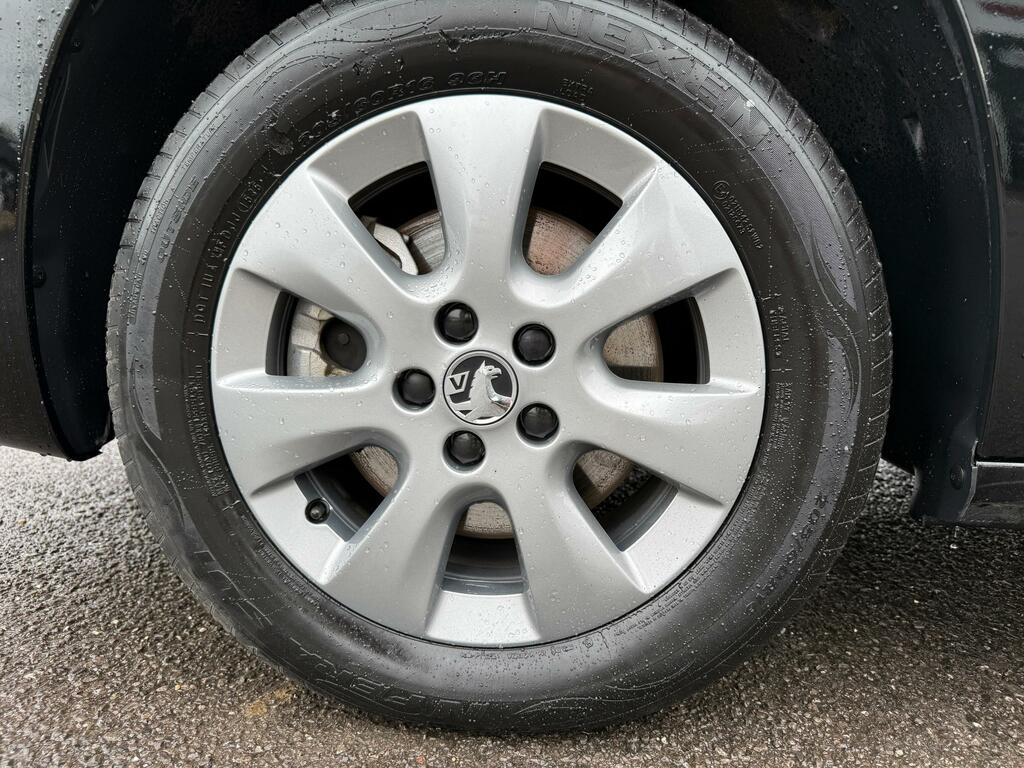 Vauxhall Combo-e Life Mpv Green #7