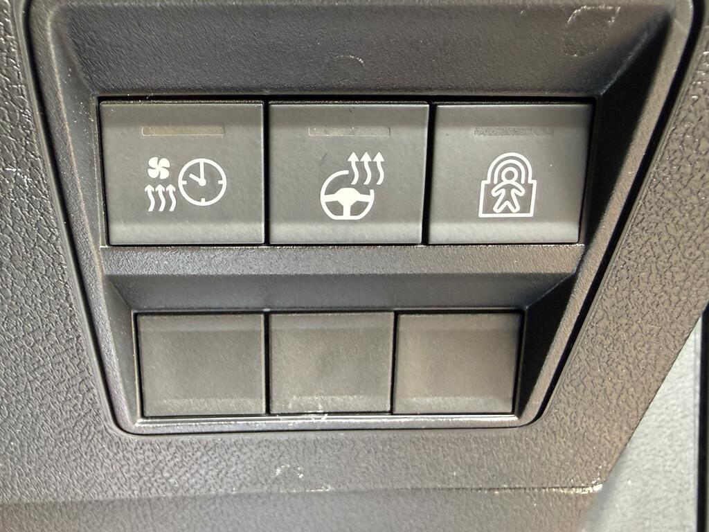 Vauxhall Combo-e Life Design XL Blue #28