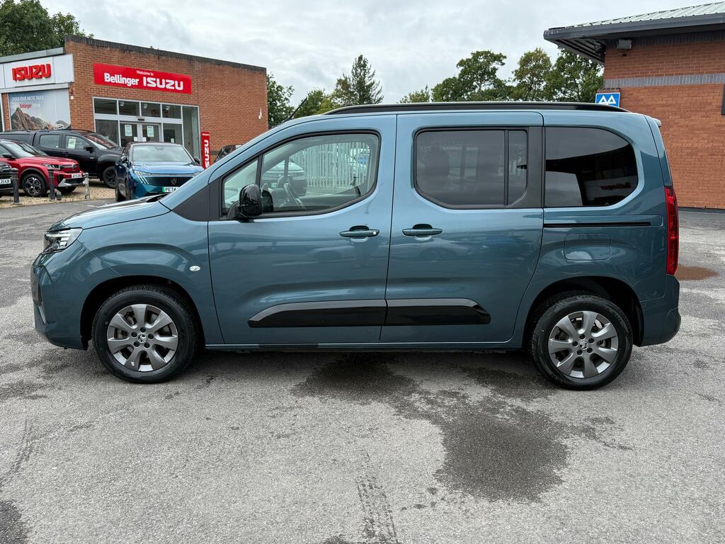 Vauxhall Combo-e Life Design XL Blue #7