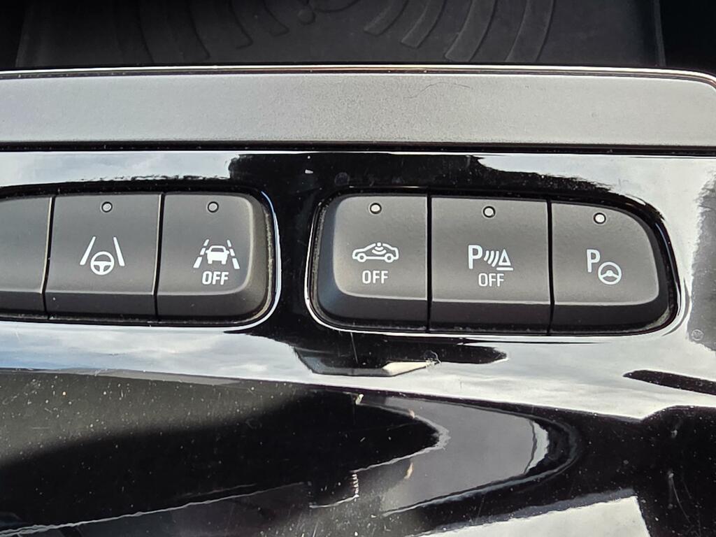 Vauxhall Mokka-e 100Kw Sri Premium 50Kwh White #33