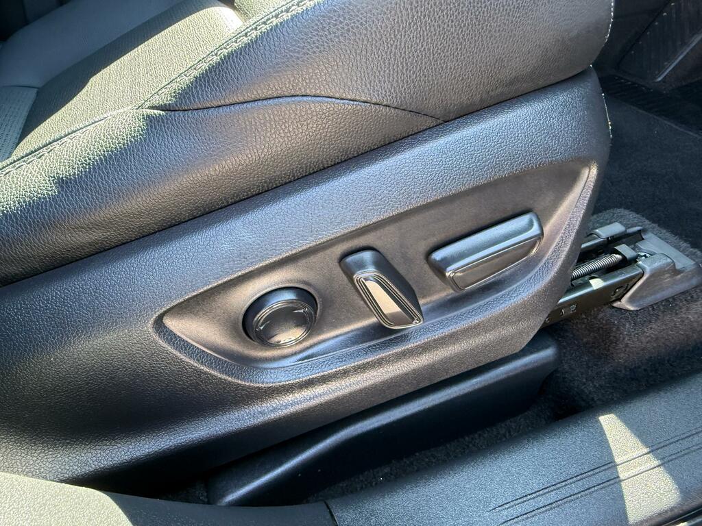 Subaru Solterra Touring Black #27