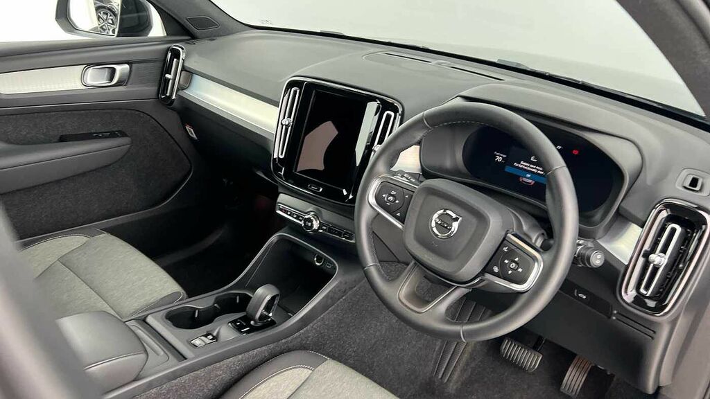 Volvo XC40 Core, B3 Mild Hybrid, Climate Pack, Wheel RE25NVO Black #4