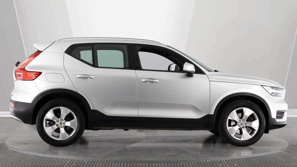 Volvo XC40 T4 Awd Momentum YM19DMO Silver #3