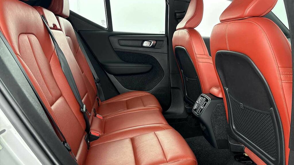 Volvo XC40 T4 Awd Momentum YM19DMO Silver #6