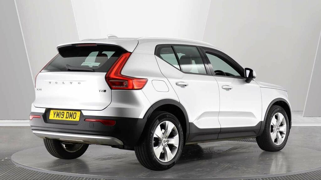 Volvo XC40 T4 Awd Momentum YM19DMO Silver #2