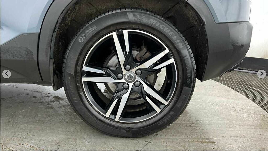 Volvo XC40 R-design, T3 Climate Pack, Heated Seats YL22OTB Grey #4