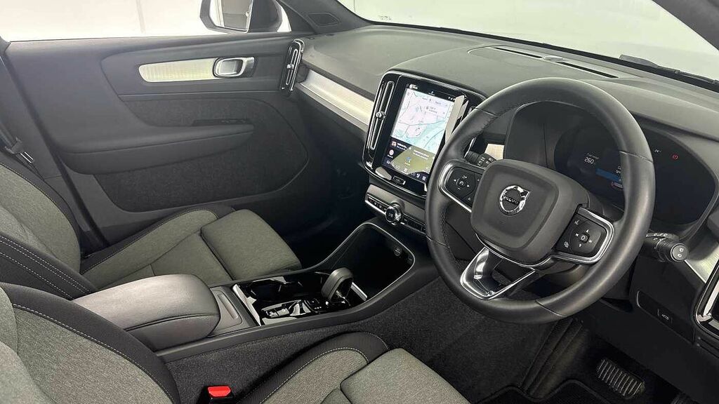 Volvo XC40 Plus, B3 Mild Hybrid, Dark KP24AXF Grey #4