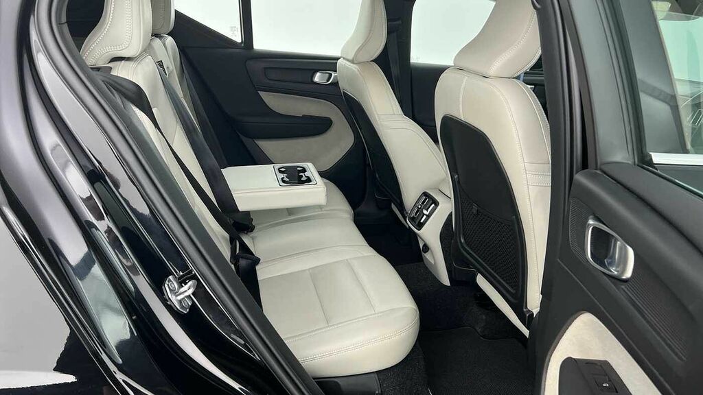 Volvo XC40 T3 Inscription Pro Blond Leather Seats, KT69NHL Black #6