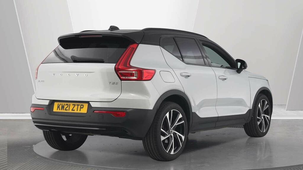 Volvo XC40 R-design Pro, T3 Climate Pack, Heated S KW21ZTP Silver #2