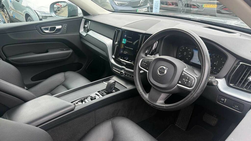 Volvo XC60 B5 Momentum Pro Grey #4