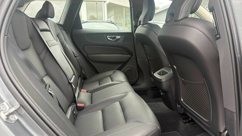 Volvo XC60 B5 Momentum Pro Grey #6
