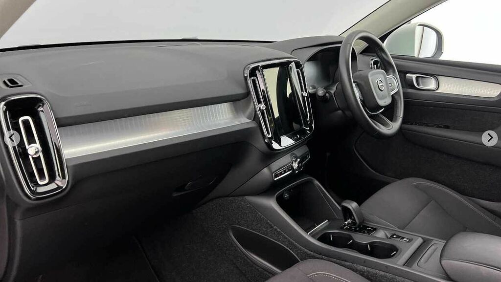 Volvo XC40 Momentum, T3 Sensus Nav, Cruise Control NA22UHX White #6